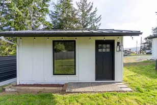 1166 Winsor Ave, North Bend, OR 97459 - Photo 32