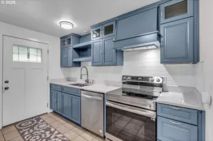 180 Woodcrest Ct, Woodburn, OR 97071 - Photo 8