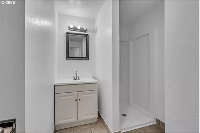 180 Woodcrest Ct, Woodburn, OR 97071 - Photo 22