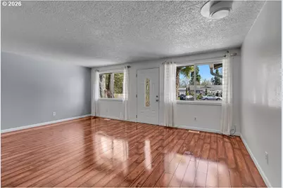 180 Woodcrest Ct, Woodburn, OR 97071 - Photo 4