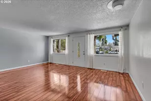 180 Woodcrest Ct, Woodburn, OR 97071 - Photo 4