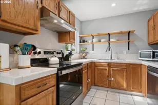 11470 SW 12th St, Beaverton, OR 97005 - Photo 12