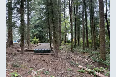 Russell Dr, Florence, OR 97439 - Photo 16