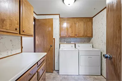 658 S 57th St #81, Springfield, OR 97478 - Photo 14