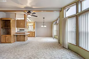 658 S 57th St, Springfield, OR 97478 - Photo 6