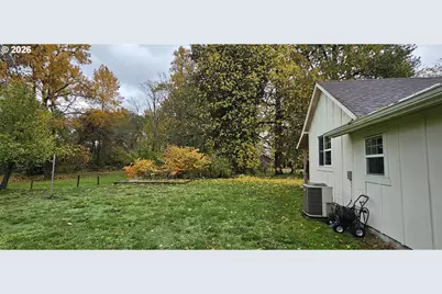 24291 SW Rogers Rd, Sheridan, OR 97378 - Photo 2