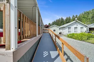 105 10th St, Garibaldi, OR 97118 - Photo 4