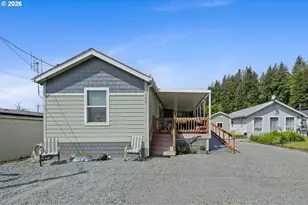 105 10th St, Garibaldi, OR 97118 - Photo 2