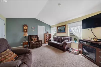 105 10th St, Garibaldi, OR 97118 - Photo 6