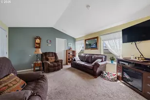 105 10th St, Garibaldi, OR 97118 - Photo 6