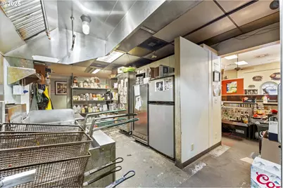 325 SE 2nd St, Bandon, OR 97411 - Photo 14