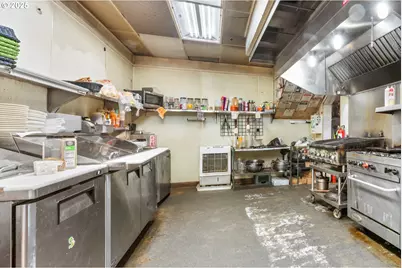 325 SE 2nd St, Bandon, OR 97411 - Photo 20