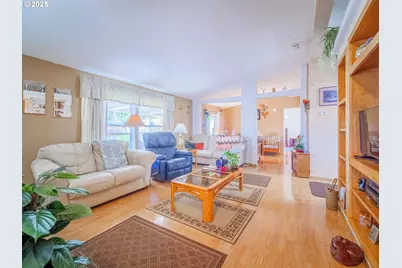 1808 NE 61st Cir, Vancouver, WA 98665 - Photo 4