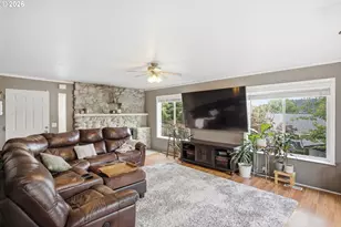 611 Fairchild St, Canyonville, OR 97417 - Photo 4
