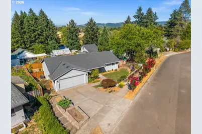 407 Park St, Gaston, OR 97119 - Photo 2