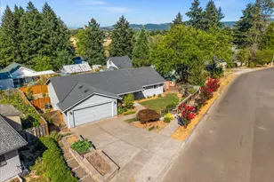407 Park St, Gaston, OR 97119 - Photo 2