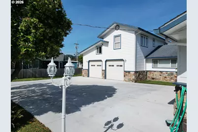 429 Buena Vista Loop, Brookings, OR 97415 - Photo 2