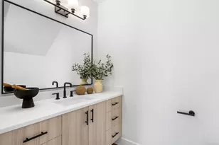 9227 N Seneca St, Portland, OR 97213 - Photo 8