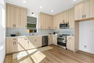 9227 N Seneca St, Portland, OR 97213 - Photo 6