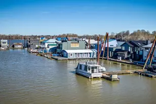 7720 S Macadam Ave, Portland, OR 97219 - Photo 1