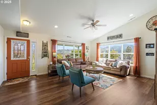 530 Tanglewood St, Sutherlin, OR 97479 - Photo 8