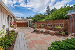88099 Lindsay Ln, Veneta, OR 97487 - Photo 32