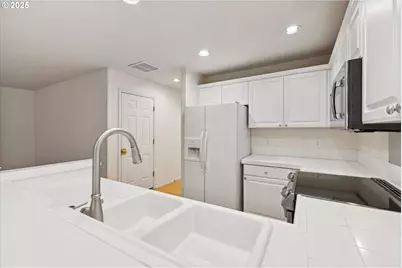 6496 NW Wenmarie Dr, Portland, OR 97229 - Photo 12