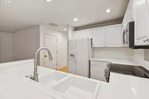 6496 NW Wenmarie Dr, Portland, OR 97229 - Photo 12