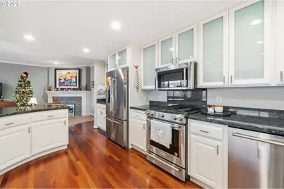 8212 NW Fruit Valley Rd #A, Vancouver, WA 98665 - Photo 14