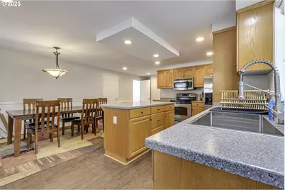 211 SE 33rd Ave, Hillsboro, OR 97123 - Photo 8