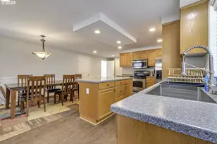 211 SE 33rd Ave, Hillsboro, OR 97123 - Photo 8