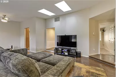 211 SE 33rd Ave, Hillsboro, OR 97123 - Photo 14