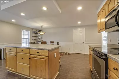 211 SE 33rd Ave, Hillsboro, OR 97123 - Photo 6