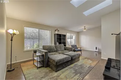 211 SE 33rd Ave, Hillsboro, OR 97123 - Photo 10