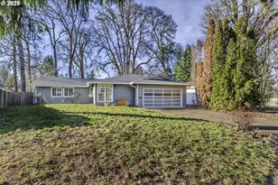 211 SE 33rd Ave, Hillsboro, OR 97123 - Photo 1