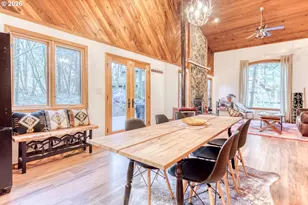 21220 E Crater Ct, Rhododendron, OR 97049 - Photo 12