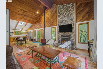 21220 E Crater Ct, Rhododendron, OR 97049 - Photo 10