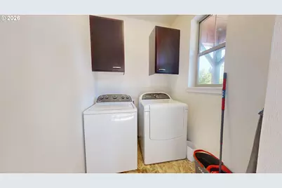 375 Mia Ln, Eugene, OR 97401 - Photo 10