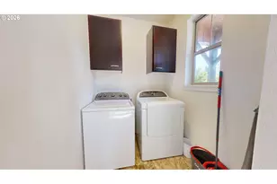 375 Mia Ln, Eugene, OR 97401 - Photo 10