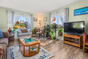 2902 E 2nd St, Newberg, OR 97132 - Photo 8