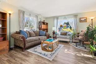 2902 E 2nd St, Newberg, OR 97132 - Photo 6