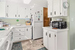 2902 E 2nd St, Newberg, OR 97132 - Photo 14