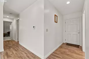 18284 S Holly Ln, Oregon City, OR 97045 - Photo 4