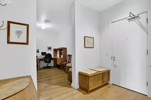 949 NW Overton St, Portland, OR 97209 - Photo 2