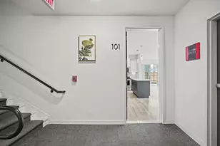 425 NE Bryant St, Portland, OR 97211 - Photo 6