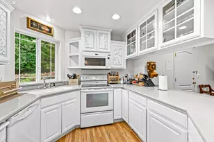 419 Idlewild Dr, Cave Junction, OR 97523 - Photo 12