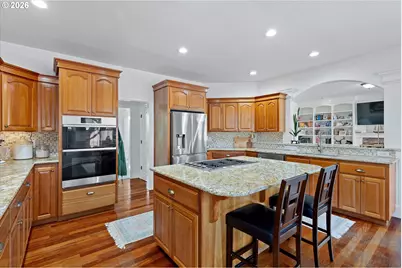 211 W Hazelnut Dr, Newberg, OR 97132 - Photo 10