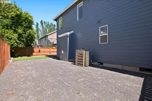 211 W Hazelnut Dr, Newberg, OR 97132 - Photo 38