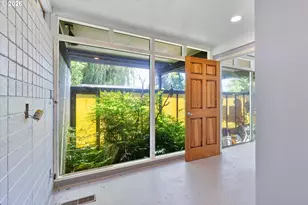 1225 W Main St, Medford, OR 97501 - Photo 40