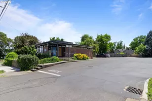 1225 W Main St, Medford, OR 97501 - Photo 4